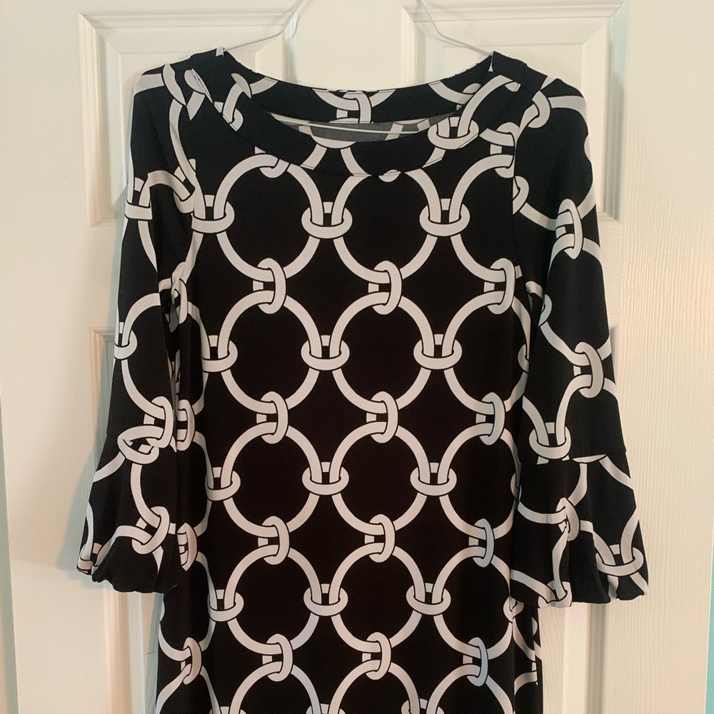 White House Black Market Black and White Chain Print Dress